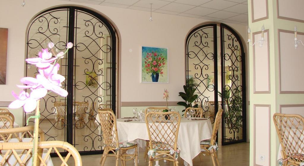 Le Chagny Hotel ชานญี ภายนอก รูปภาพ